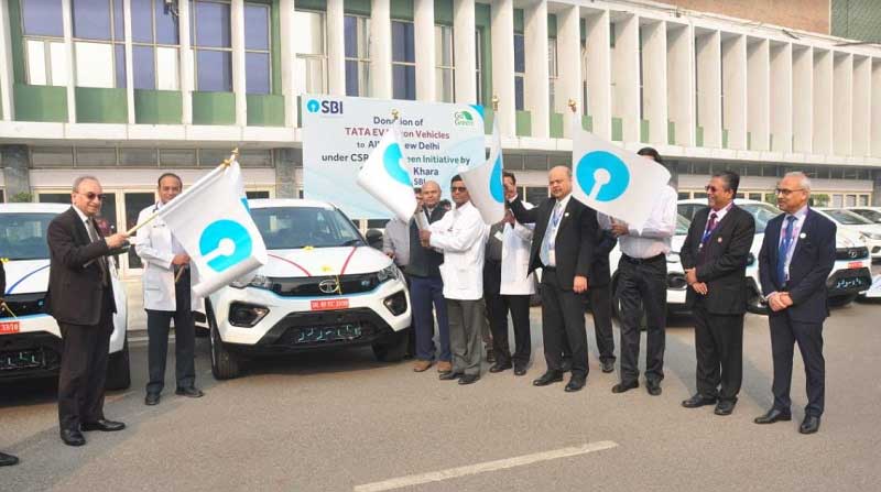 SBI donates 10 EVs under the “Go Green” initiative to AIIMS Delhi