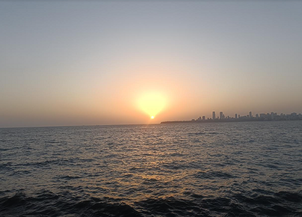 Axis Bank organizes cleanliness drive across 25 beaches, water bodies till June 11