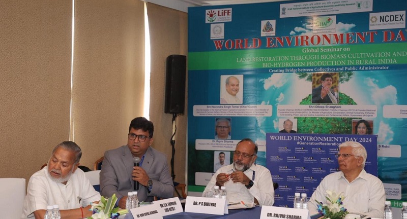 India’s bioenergy initiatives can play role in land restoration: Tomar